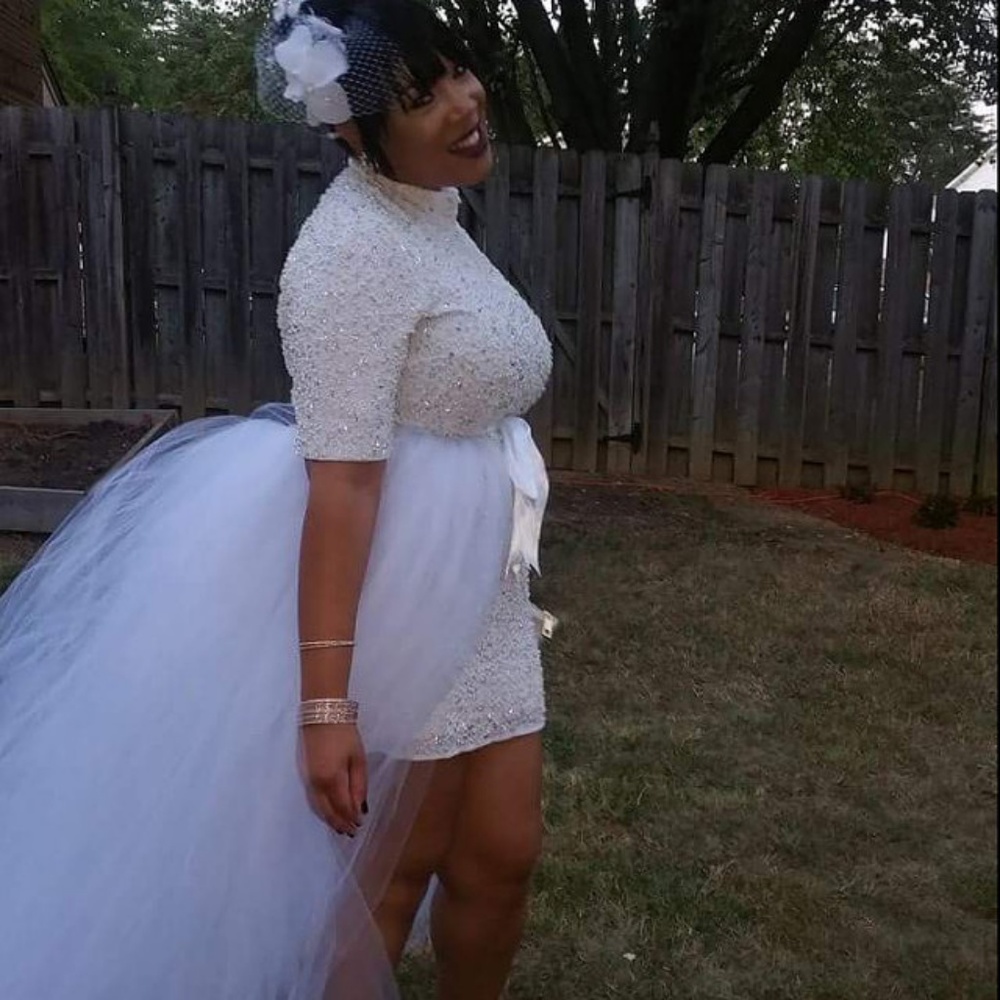 5 Foot Long Detachable Wedding Train - Picture 2 of 6